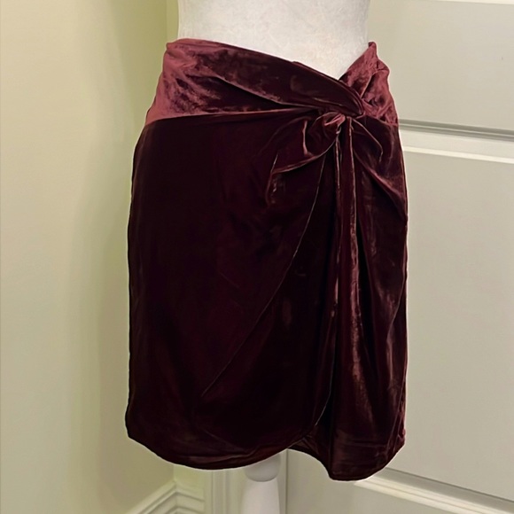 Loft Velvet Twist Shift Skirt Women’s 4 - Picture 2 of 11